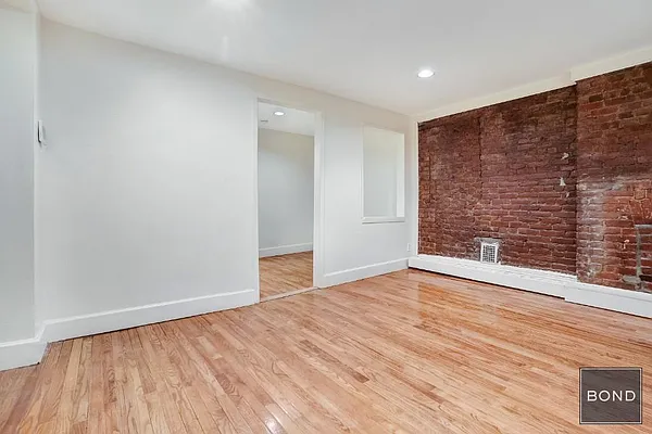 Rented by Bond New York | media 20