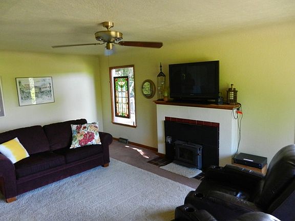 3rd image of 859 NE State Highway 308