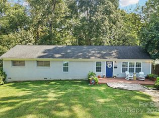 3734 Dunwoody Dr, Charlotte, NC 28215