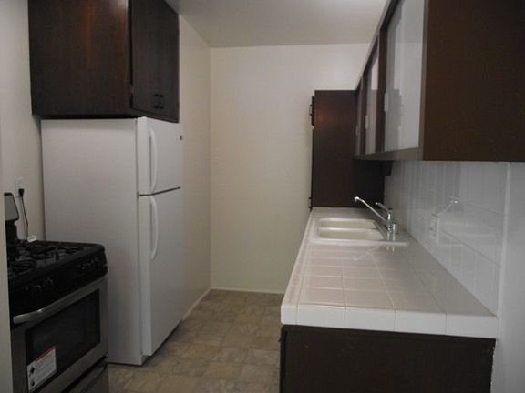 4th image of 1716 Camino De La Costa APT G