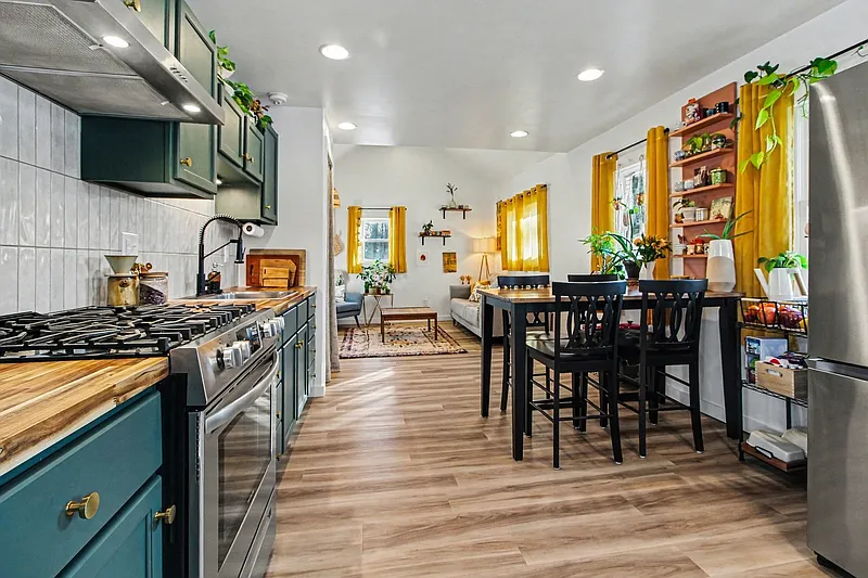 1 bed, 1.0 bath, 712 sqft, $1,575 — Photo 4