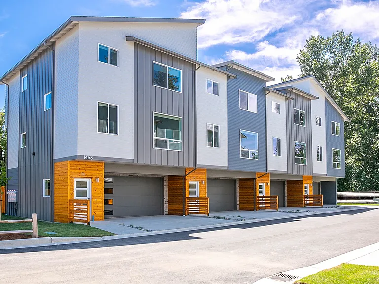 Sorrell Townhomes — Photo 39