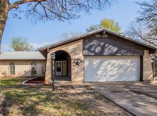 116 Goliad St, Mc Gregor, TX 76657