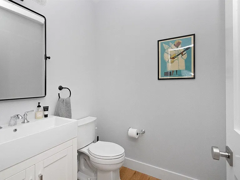 75 Clearview Ave — Photo 10