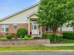 8420 Dawn Ln, Darien, IL 60561