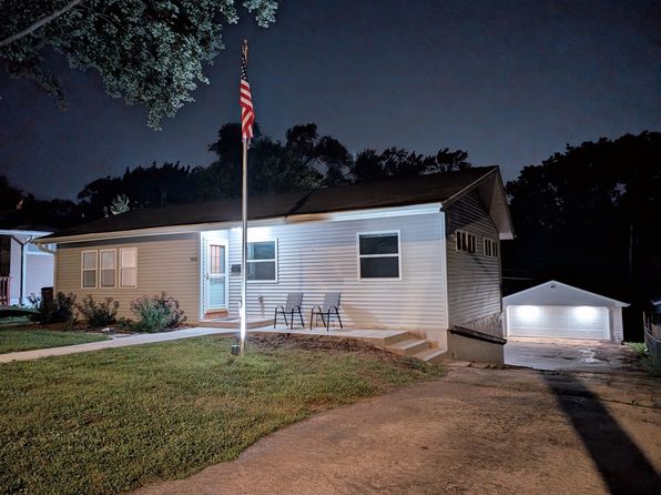 906 Summit Ave