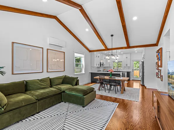339 Randy St, Ashland, OR 97520