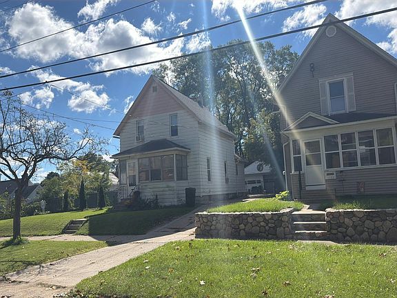 2nd image of 1521 Joy Ave