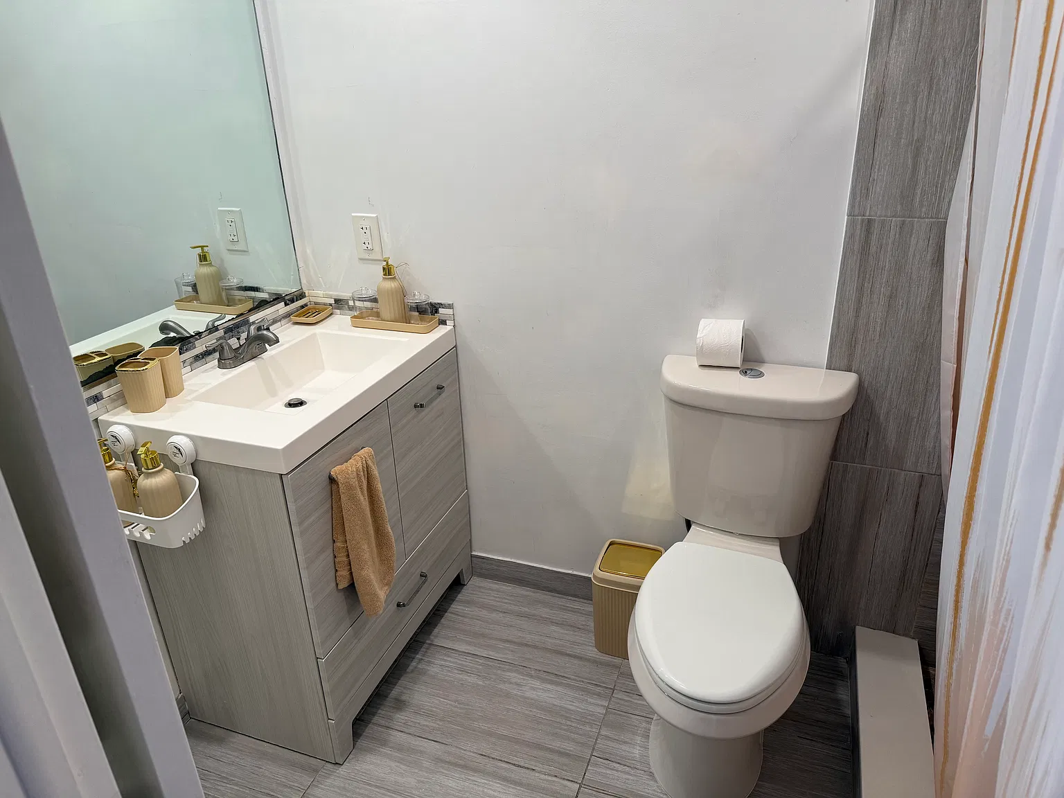 1 bed, 1.5 bath, 760 sqft, $1,500 — Photo 2