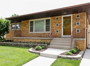 4625 W 99th Pl, Oak Lawn, IL 60453