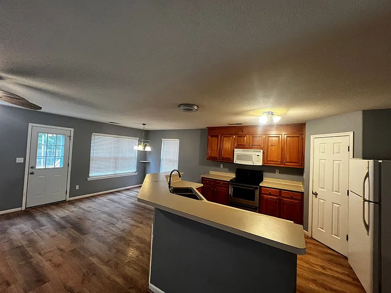 6350 Old Townpoint Rd — Photo 3