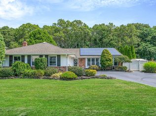 109 Joanne Dr, Holbrook, NY 11741