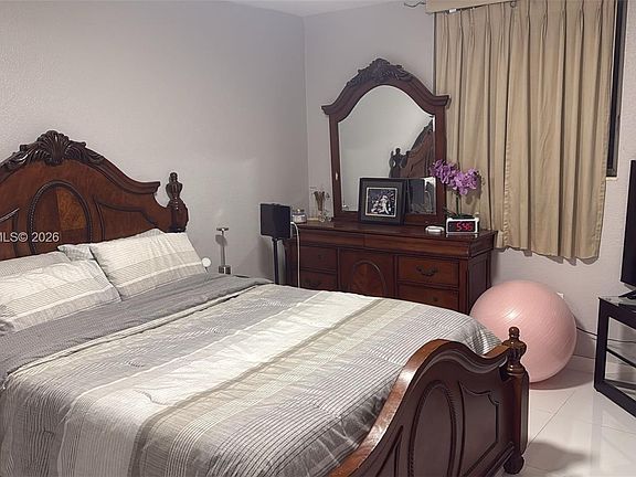 5th image of 814 NW 36th Ave APT 208