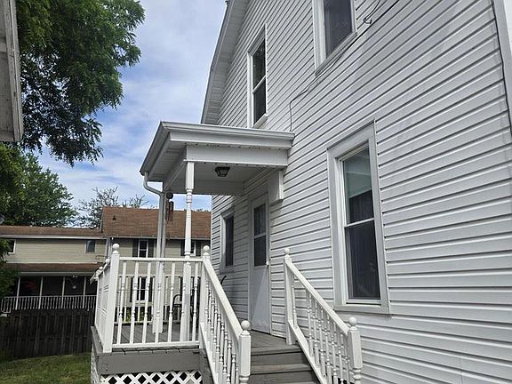 5th image of 606 E Sherman AVENUE