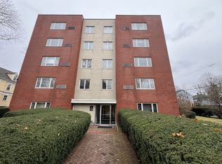 114 Pleasant St APT 105, Arlington, MA 02476