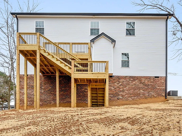 2129 Powell Rd — Photo 31
