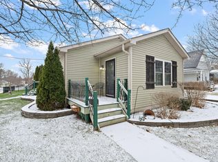 303 Burnham St, Lowell, IN 46356