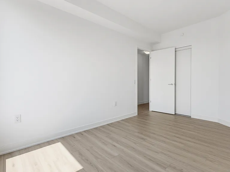 7439 Kingston Rd — Photo 126