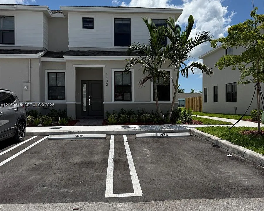 1432 NE 4th Ave #0