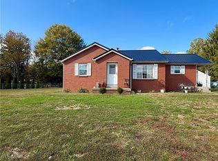 12 Glenna St, Newport, OH 45768