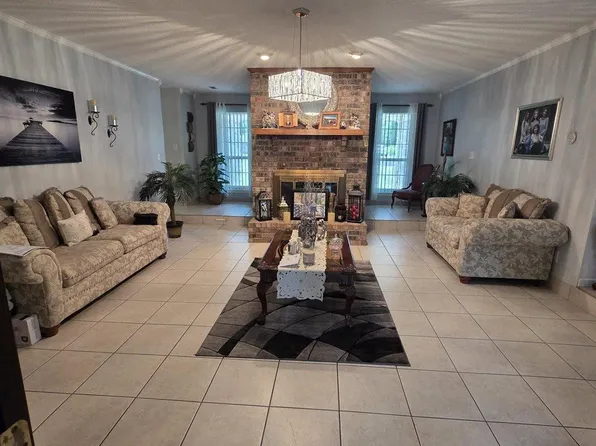 7201 Mier Henry Rd, Pensacola, FL 32506