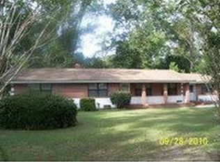 608 Community Dr, Waycross, GA 31501