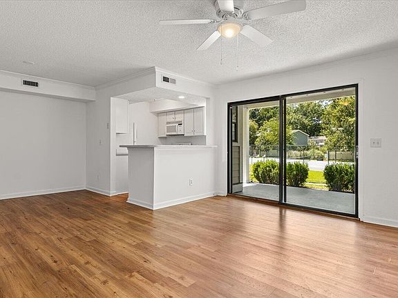 2nd image of 1837 Villa Maison #1837-A
