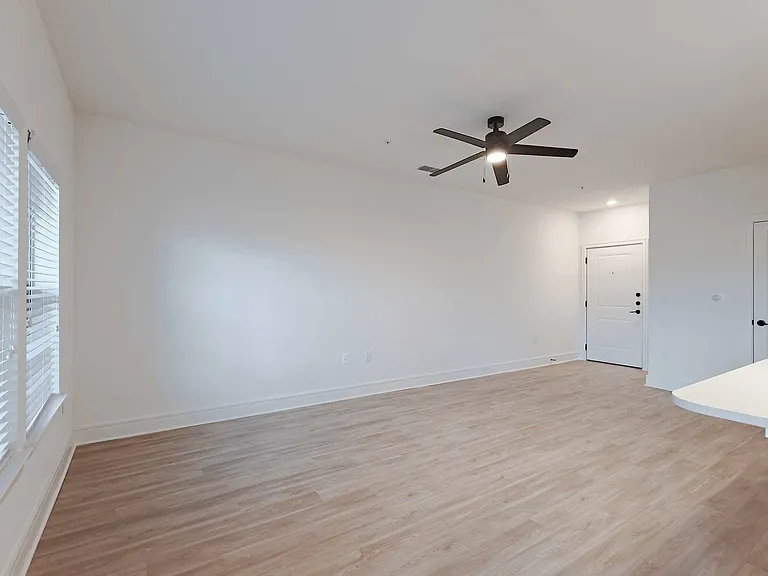 Tropia Luxury Apartments — Photo 79