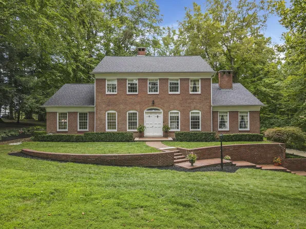 146 Hickory Ln, Lancaster, OH 43130