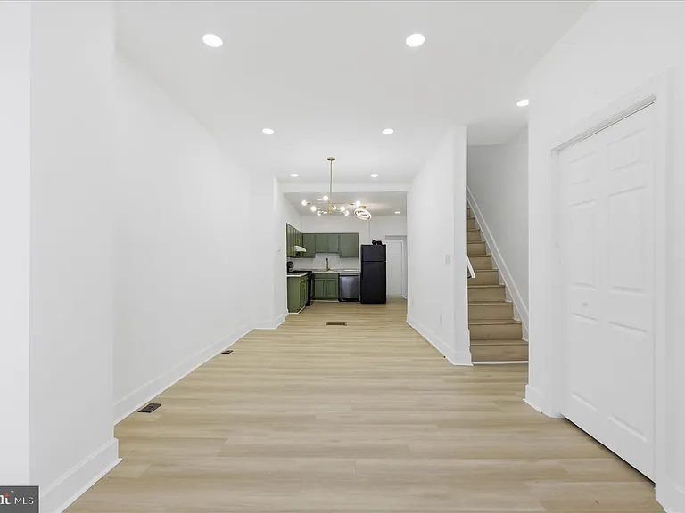 2567 W Baltimore St — Photo 2