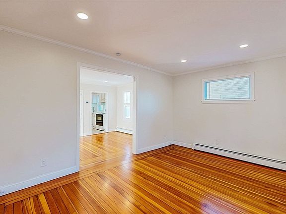 4th image of 7 Smith St #1