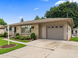 645 S 31st St, Manitowoc, WI 54220