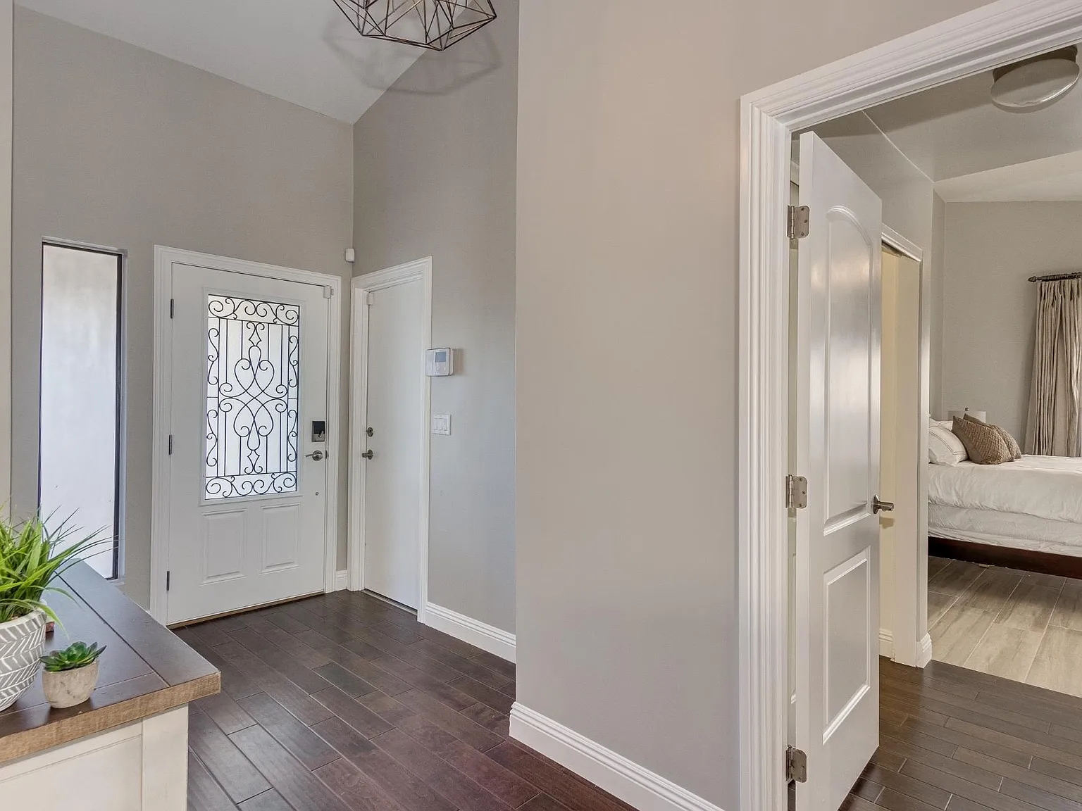 3 bed, 2.0 bath, 1521 sqft, $4,350 — Photo 2