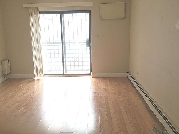 5th image of 5601 Roosevelt Ave APT 3R