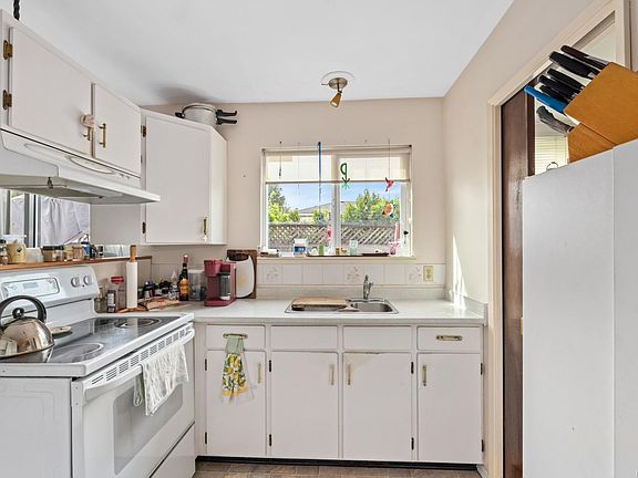 4th image of 491 Lakes Rd #1