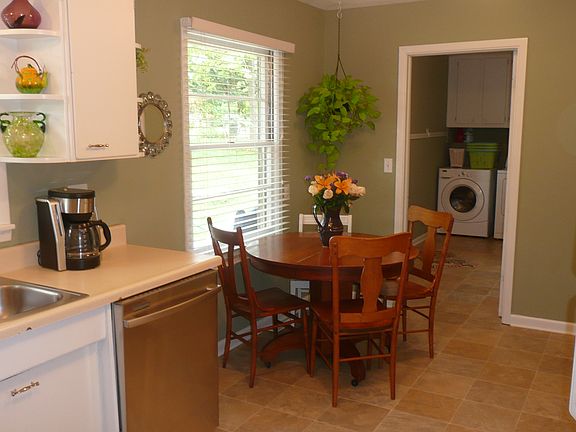 5th image of 1151 Meadowbrook Ln
