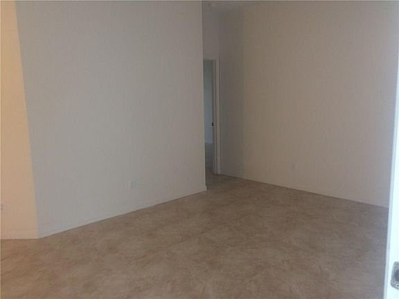 3rd image of 3251 Hainlin Ave SE