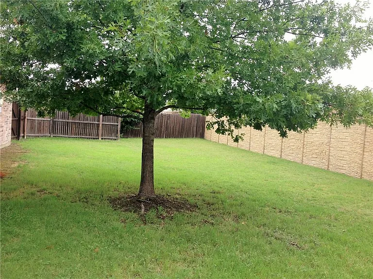 625 Rothschild Ln — Photo 22
