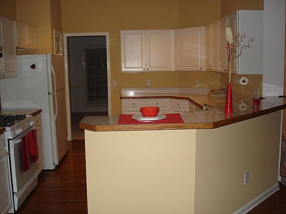 Open Kitchen to living room