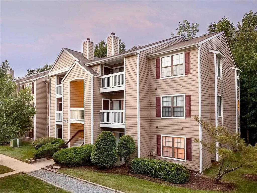 Valor Apartments — Photo 3