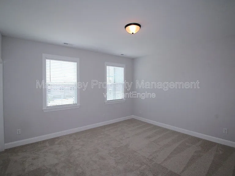612 Amaranth Dr — Photo 2