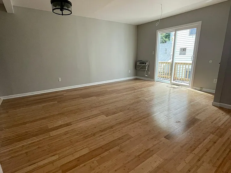 920 Whalley Ave — Photo 7