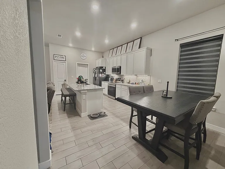 2409 Ranch Ave — Photo 4