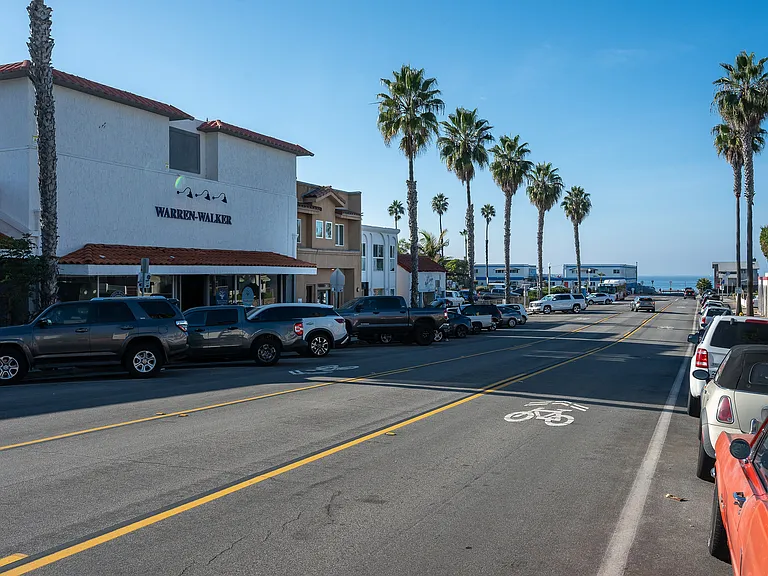 4741 Point Loma Ave #201 — Photo 27