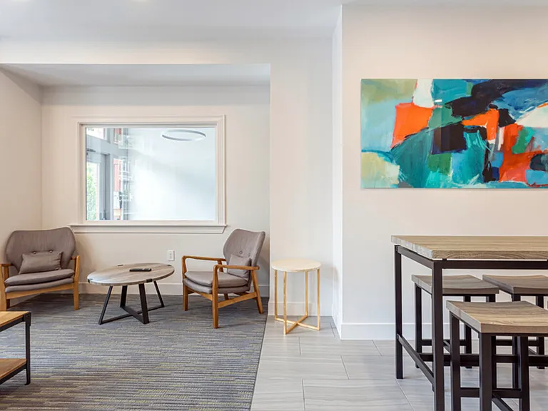 55 Queensberry St #6 — Photo 4