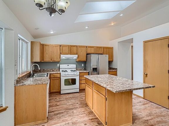2nd image of 10808 195th Street Ct E