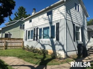 516 N 4th St, Savanna, IL 61074
