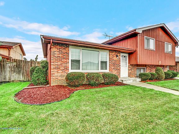 2nd image of 8907 W 169th Pl