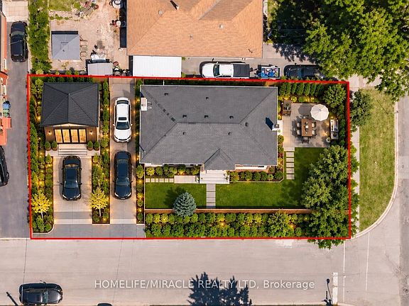 4th image of 22 Arnprior Rd