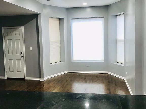 5th image of 3710 S King Dr APT 2